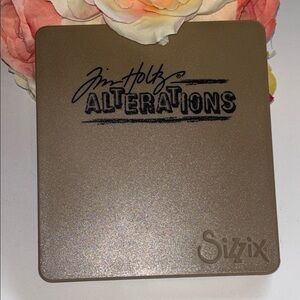 Sizzix Tim Holtz Alterations Styled Labels